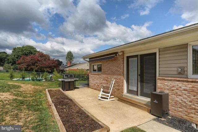 510 E WINDING HILL RD, Mechanicsburg, PA 17055
