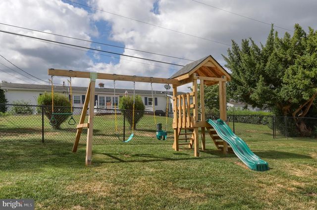 510 E WINDING HILL RD, Mechanicsburg, PA 17055