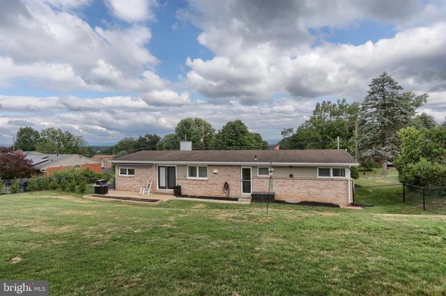 510 E WINDING HILL RD, Mechanicsburg, PA 17055