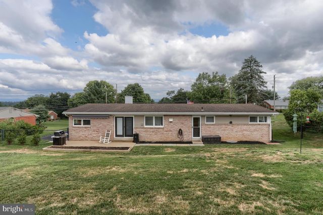 510 E WINDING HILL RD, Mechanicsburg, PA 17055