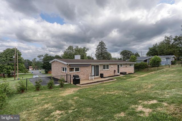 510 E WINDING HILL RD, Mechanicsburg, PA 17055