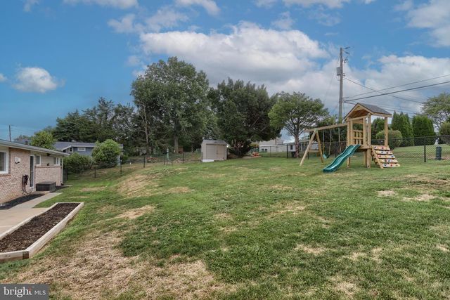 510 E WINDING HILL RD, Mechanicsburg, PA 17055