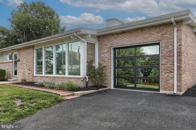 510 E WINDING HILL RD, Mechanicsburg, PA 17055
