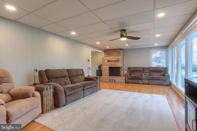 510 E WINDING HILL RD, Mechanicsburg, PA 17055