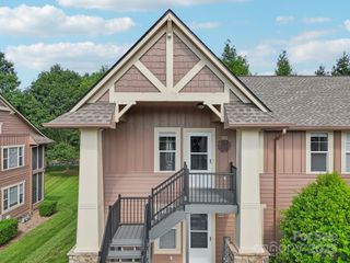 1002 Deermouse Way, Hendersonville, NC 28792