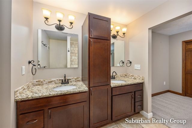3976 Honeywood Court, Grandville, MI 49418
