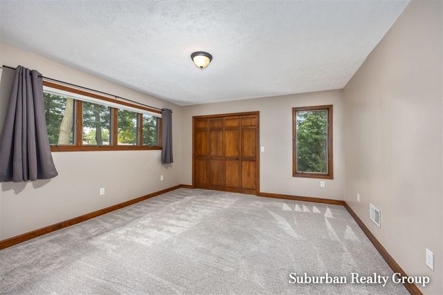 3976 Honeywood Court, Grandville, MI 49418