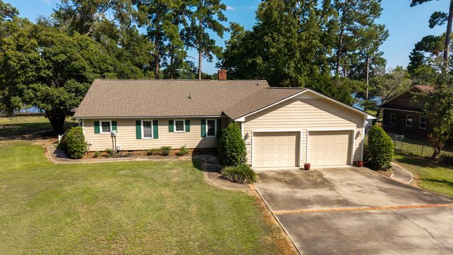 2166 Lake Shore Drive, Manning, SC 29102