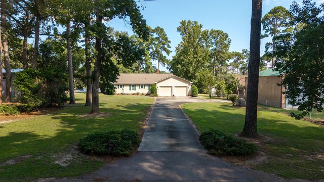 2166 Lake Shore Drive, Manning, SC 29102