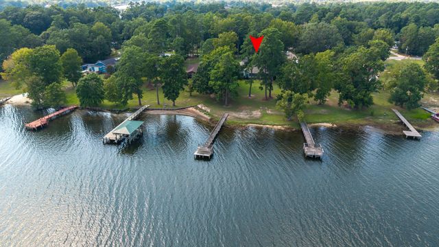 2166 Lake Shore Drive, Manning, SC 29102