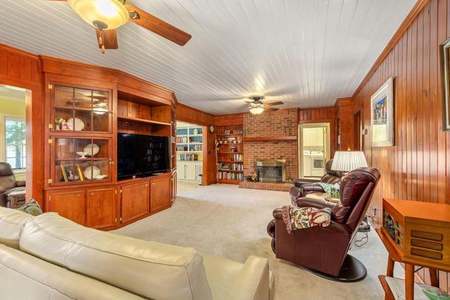 2166 Lake Shore Drive, Manning, SC 29102