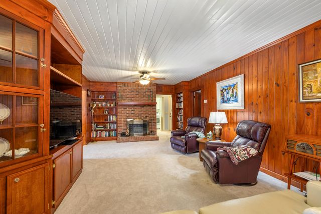 2166 Lake Shore Drive, Manning, SC 29102