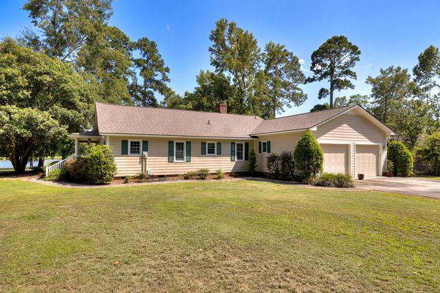 2166 Lake Shore Drive, Manning, SC 29102