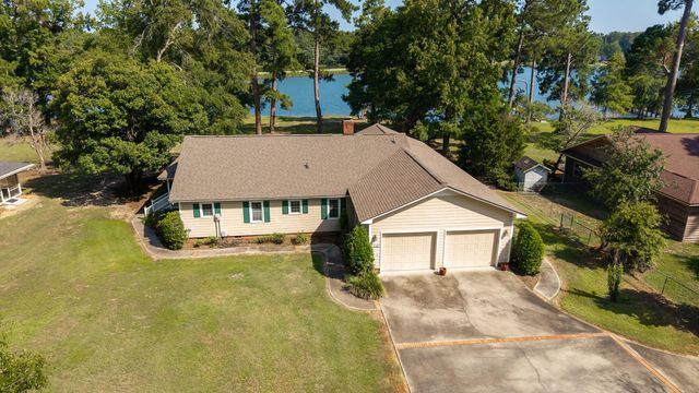 2166 Lake Shore Drive, Manning, SC 29102