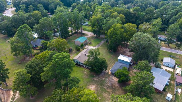 2166 Lake Shore Drive, Manning, SC 29102