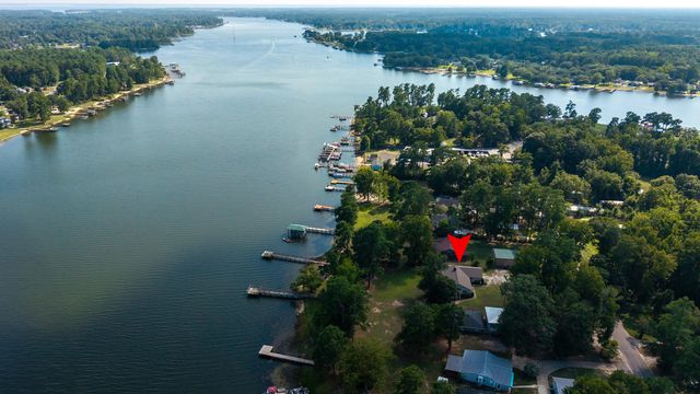 2166 Lake Shore Drive, Manning, SC 29102