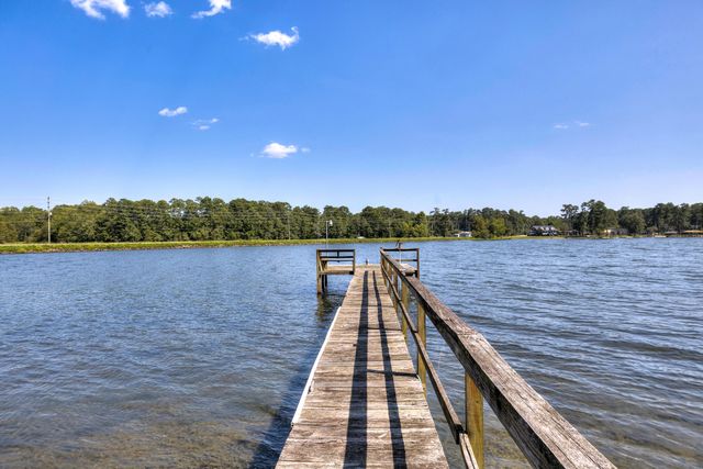 2166 Lake Shore Drive, Manning, SC 29102
