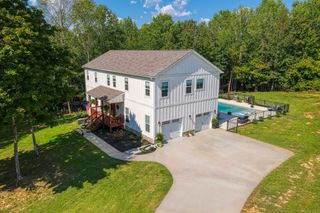 691 Hogan Rd, Clarksville, TN 37043