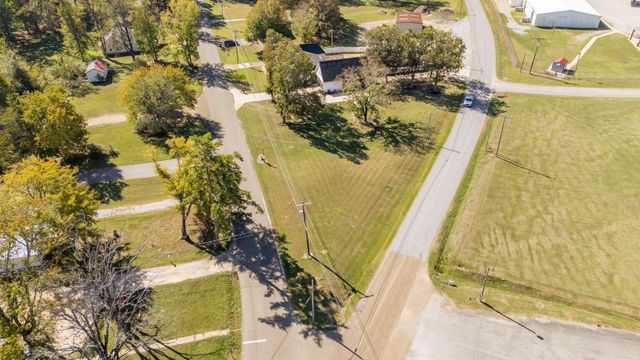 635 PATTERSON RD, Savannah, TN 38372