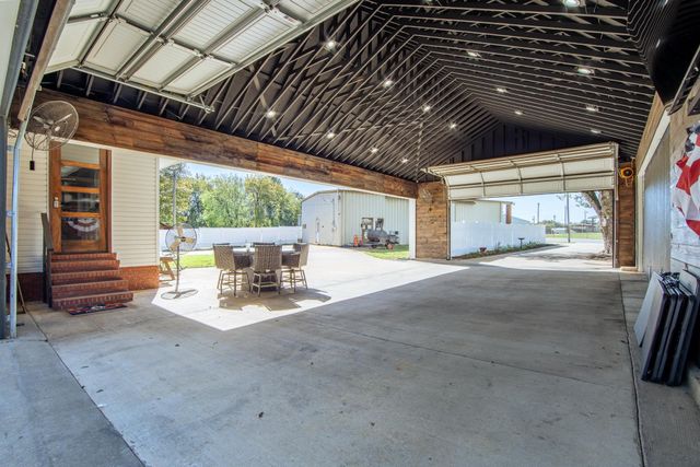 635 PATTERSON RD, Savannah, TN 38372