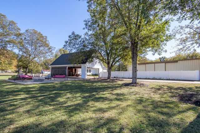 635 PATTERSON RD, Savannah, TN 38372