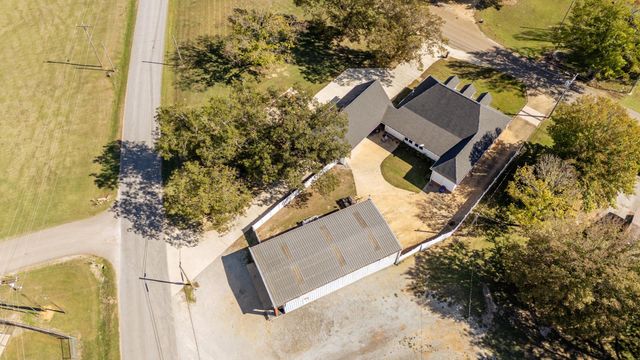 635 PATTERSON RD, Savannah, TN 38372