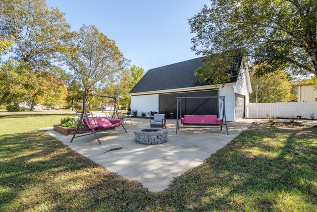 635 PATTERSON RD, Savannah, TN 38372