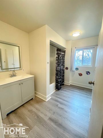 3128 Ludwig Street, Burton, MI 48529