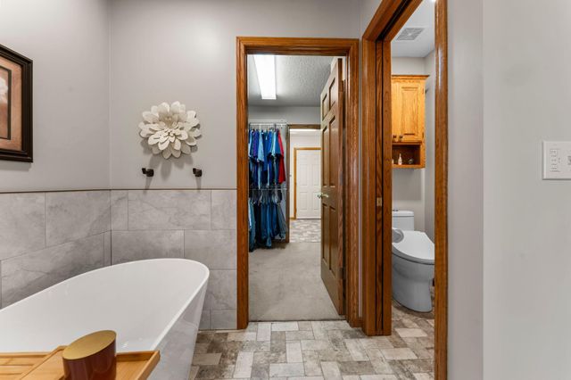 14958 Summit Circle NW, Prior Lake, MN 55372