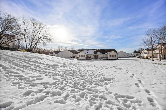 14958 Summit Circle NW, Prior Lake, MN 55372