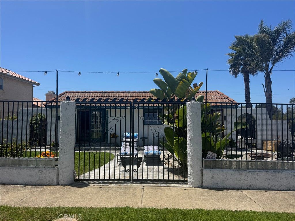 Image 1 of property listing at 1150 -1154 Pacific, Oceano, CA 93445
