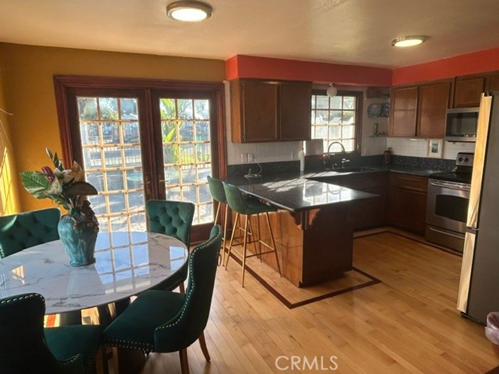 Image 4 of property listing at 1150 -1154 Pacific, Oceano, CA 93445