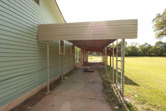 3229 N Salina Ave, Wichita, KS 67204