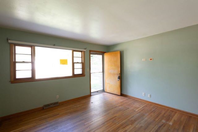 3229 N Salina Ave, Wichita, KS 67204