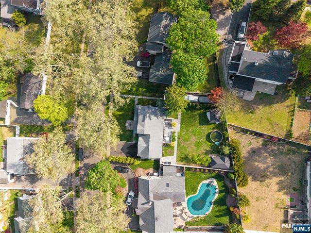 707 Chadwick Drive, Paramus, NJ 07652