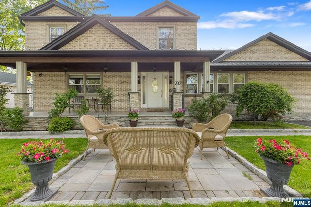 707 Chadwick Drive, Paramus, NJ 07652