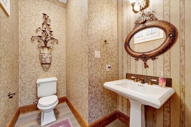 15502 Greens Cove Way, Houston, TX 77059