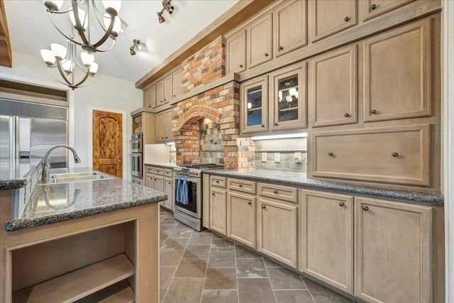 15502 Greens Cove Way, Houston, TX 77059