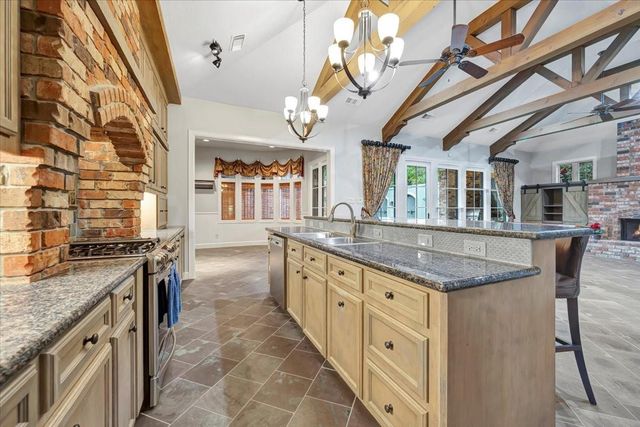 15502 Greens Cove Way, Houston, TX 77059