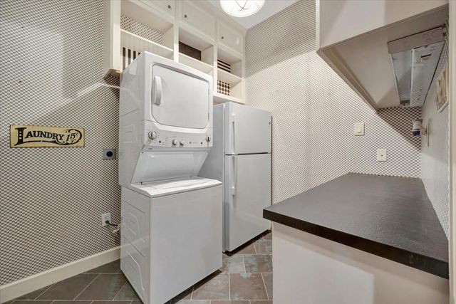 15502 Greens Cove Way, Houston, TX 77059