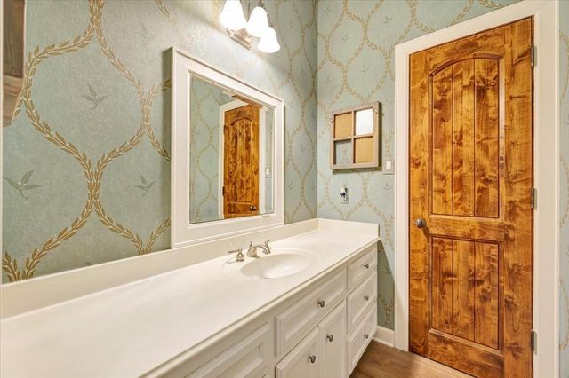 15502 Greens Cove Way, Houston, TX 77059