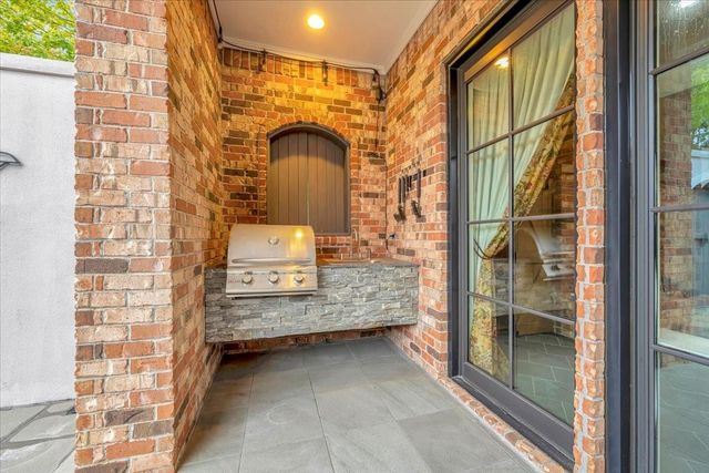 15502 Greens Cove Way, Houston, TX 77059