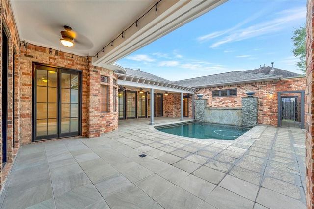 15502 Greens Cove Way, Houston, TX 77059