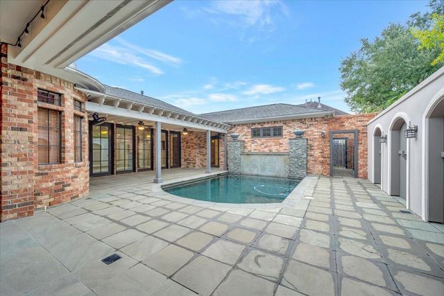 15502 Greens Cove Way, Houston, TX 77059