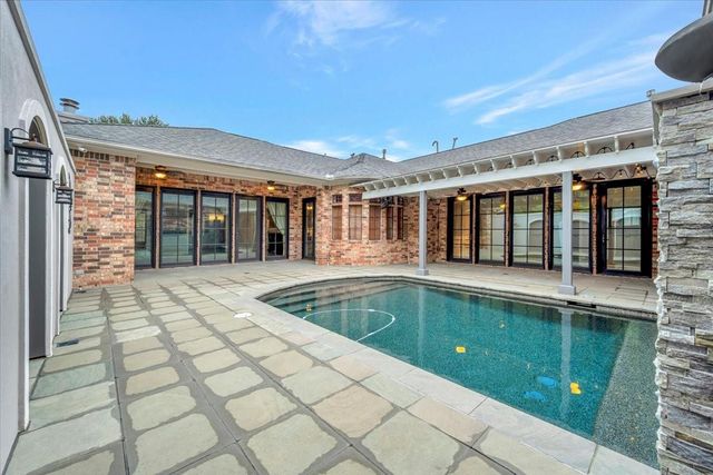 15502 Greens Cove Way, Houston, TX 77059