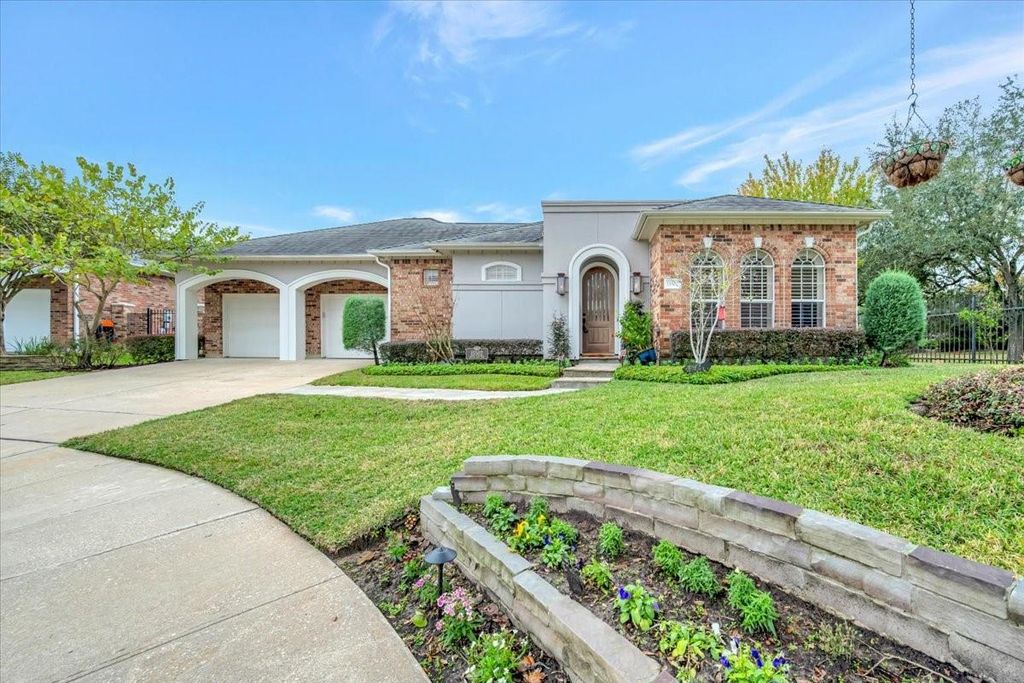 15502 Greens Cove Way, Houston, TX 77059