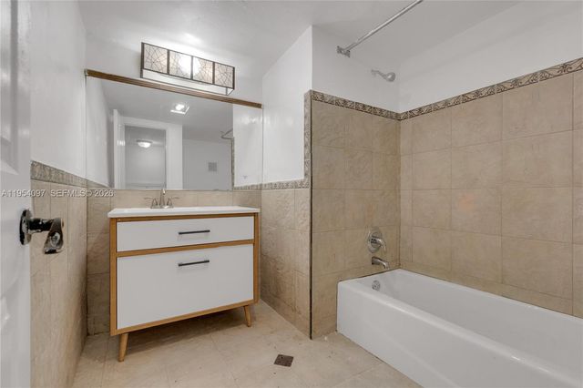 5505 Bluejack Oak Cir, Tamarac, FL 33319