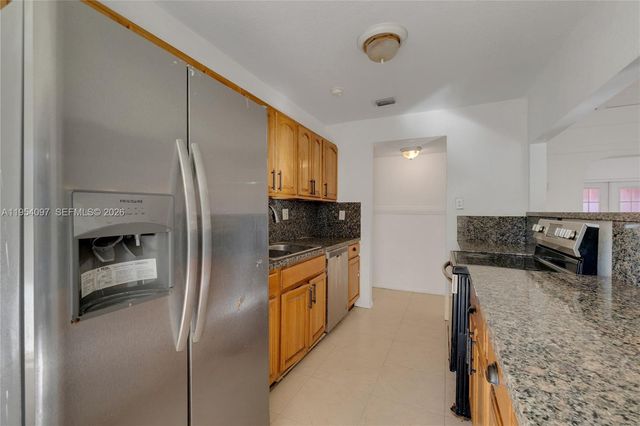 5505 Bluejack Oak Cir, Tamarac, FL 33319