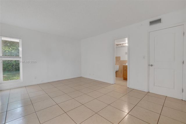 5505 Bluejack Oak Cir, Tamarac, FL 33319