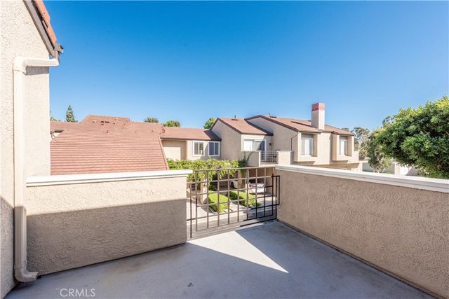 375 Stanford Court 9, Irvine, CA 92612
